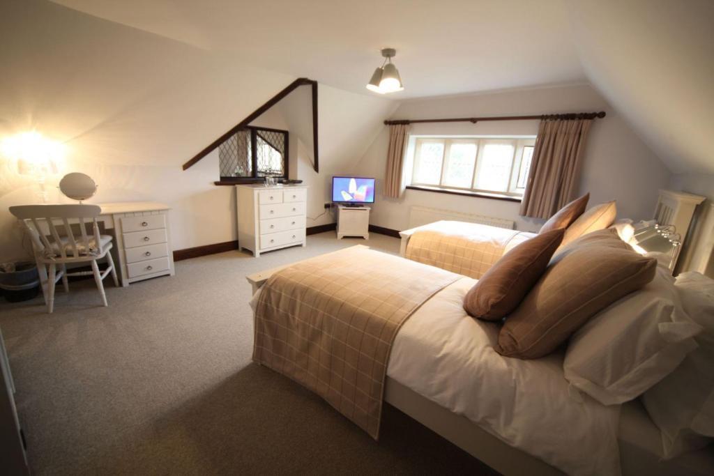 Weston Hall Stafford Quarto foto